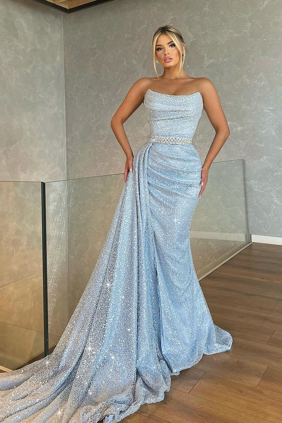 Babyblaues, trägerloses, ärmelloses, mit Perlen besetztes Meerjungfrau-Abschlussballkleid mit Pailletten