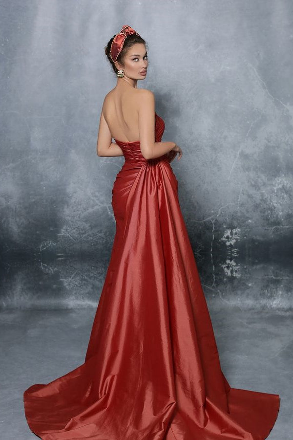 Elegantes blaues, ärmelloses, trägerloses Ballkleid mit Schlitzfalten