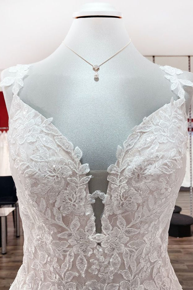 Langes A-Linien-Brautkleid mit V-Ausschnitt, Rüschen und offenem Rücken, Tüll und Spitze