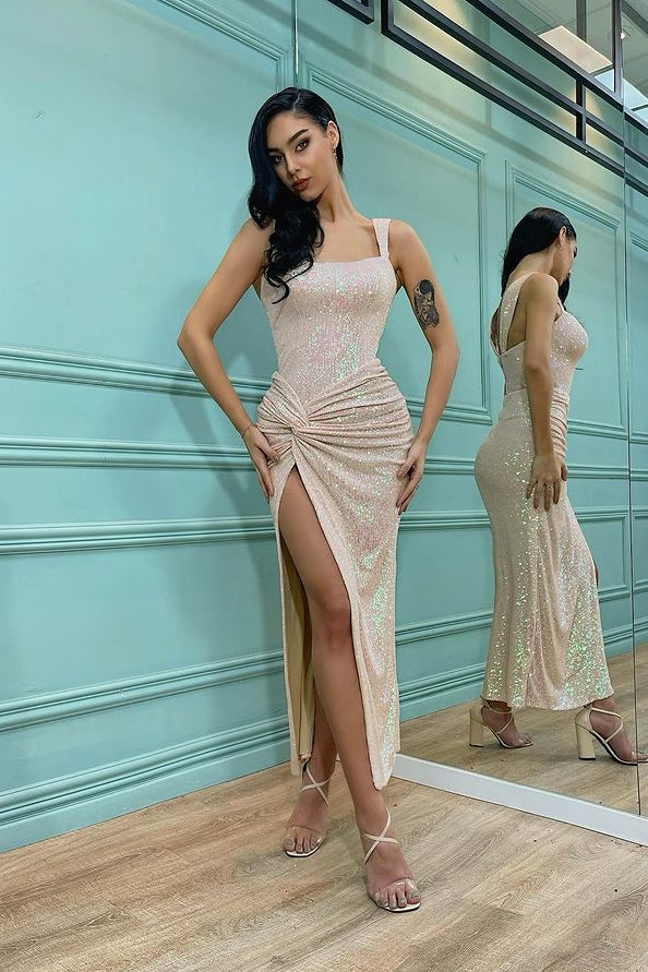 Elegantes Meerjungfrau-Abendkleid mit Schulterträgern und Pailletten und Schlitz