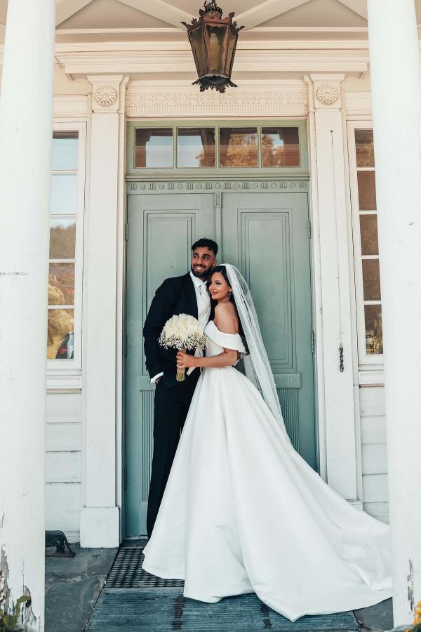 Schönes Brautkleid A-Linie aus Satin Hochzeitskleider Schlicht