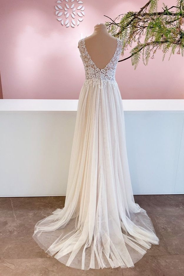 Breite Träger, A-Linie, Rüschen, bodenlanges, rückenfreies Brautkleid mit floralem Spitzentüll
