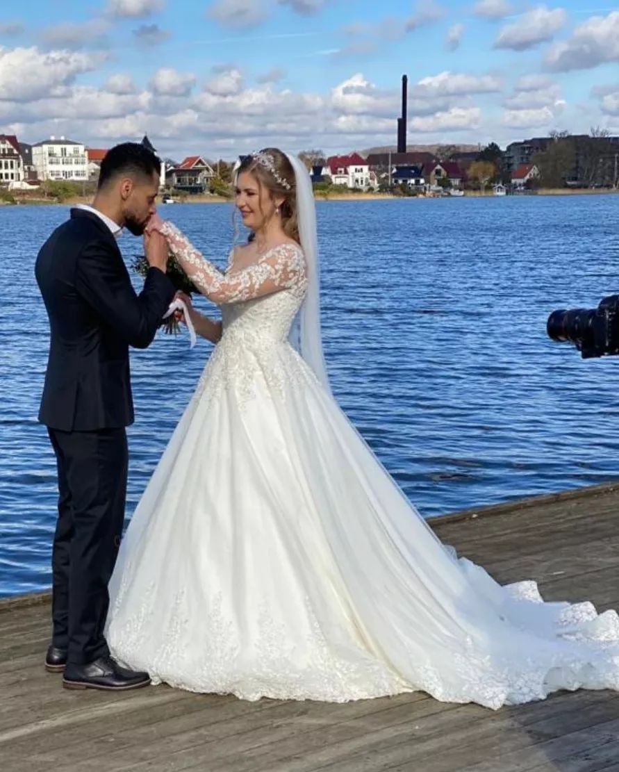 A-Linien-Brautkleid mit Herzausschnitt, Applikationen, langen Ärmeln und Spitze