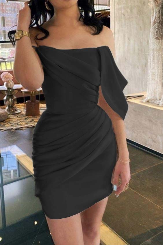 Elegantes, schulterfreies, weißes Heimkehrkleid mit Falten
