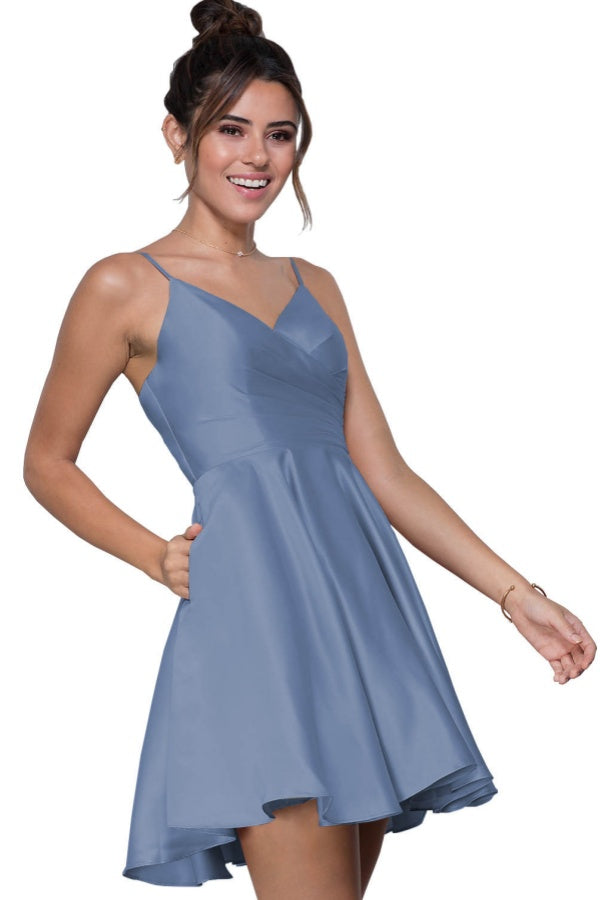 Schickes Abendkleid mit Spaghettiträgern und ärmellosen Rüschen