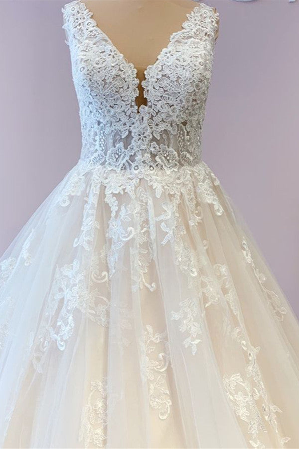 A-Linien-Brautkleid aus Tüll mit breiten Trägern, Rüschen und Spitzenapplikationen