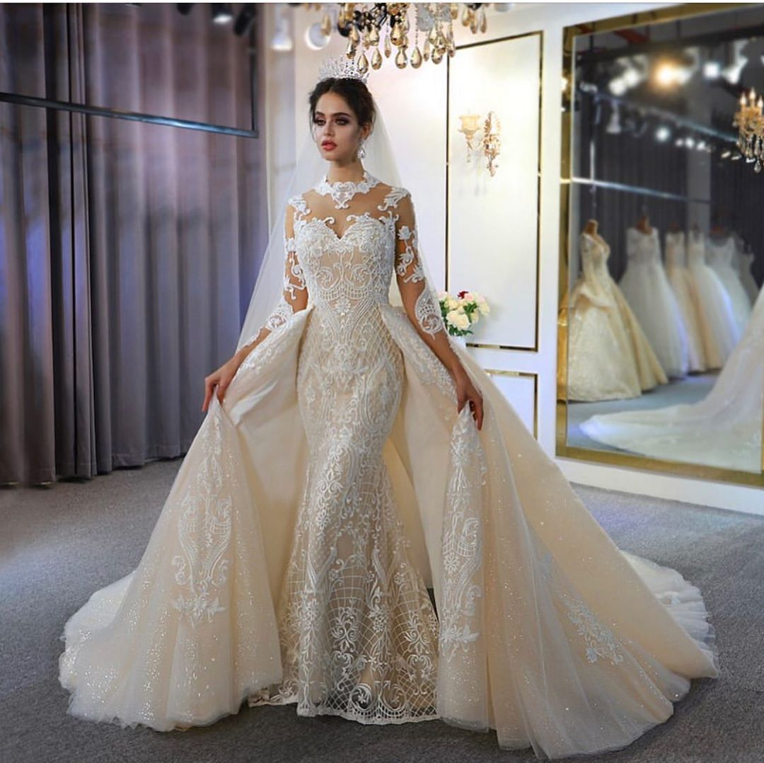 A-Linie, herzförmiges, bodenlanges Brautkleid mit langen Ärmeln und Spitzenapplikationen