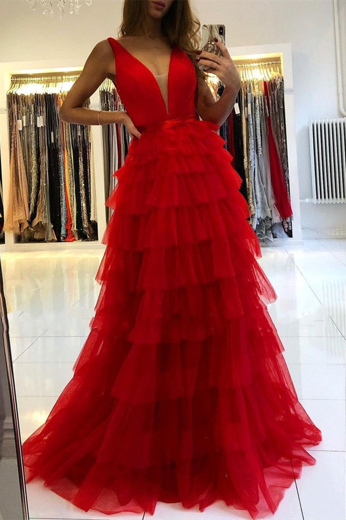 Ärmelloses Abendkleid mit mehrlagigem V-Ausschnitt
