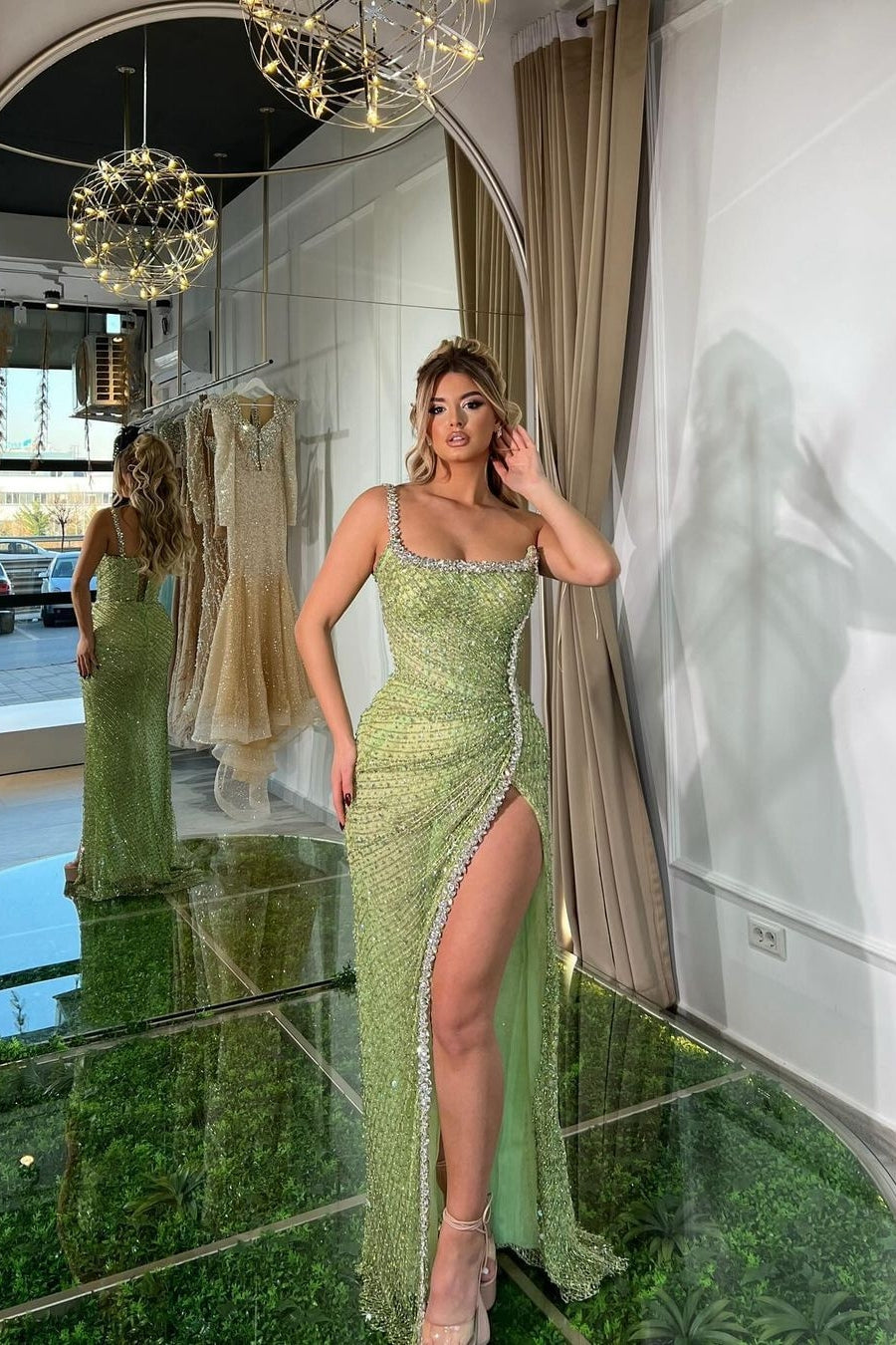 Grünes Ballkleid mit Spaghettiträgern Abendkleider Glitzer Lang