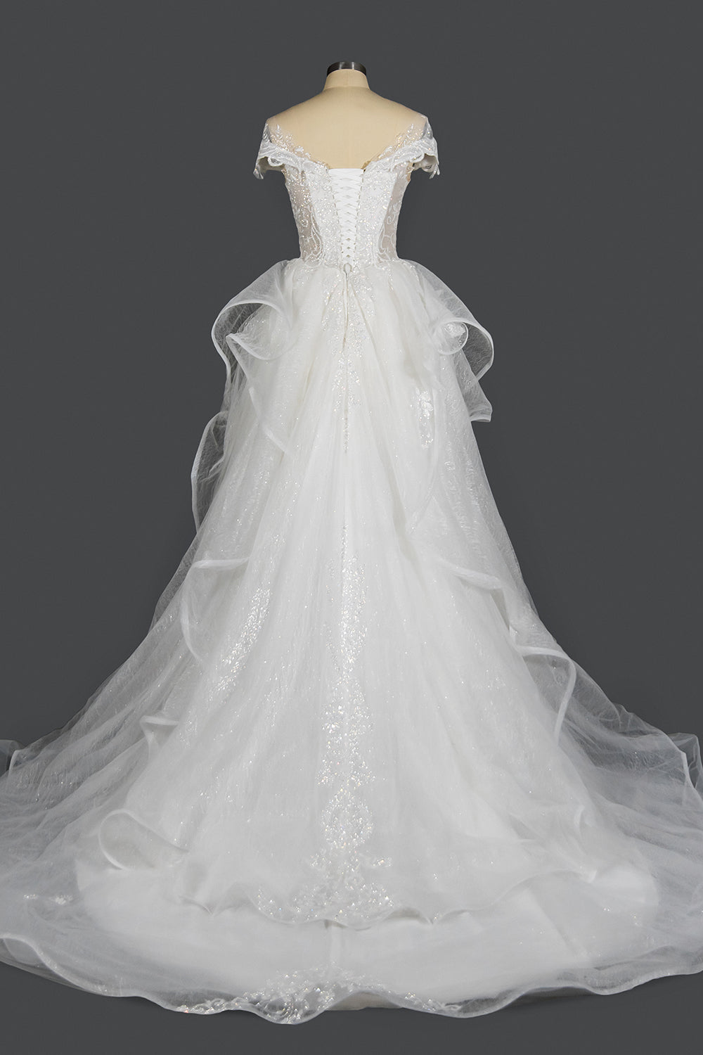 Ballkleid-Brautkleid mit Pailletten, kurzen Ärmeln, Applikationen und Tüllrüschen
