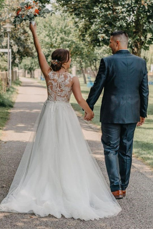 Bateau-Brautkleid in A-Linie, ärmellos, Tüll mit Spitze