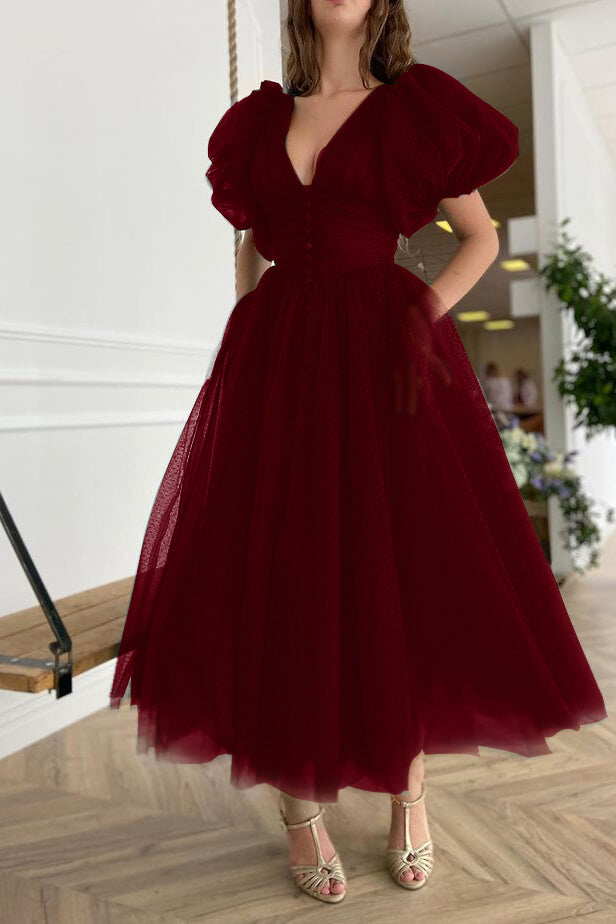 Dunkelgrünes Tüll-Abendkleid mit V-Ausschnitt, A-Linie, kurze Ärmel, gerüscht