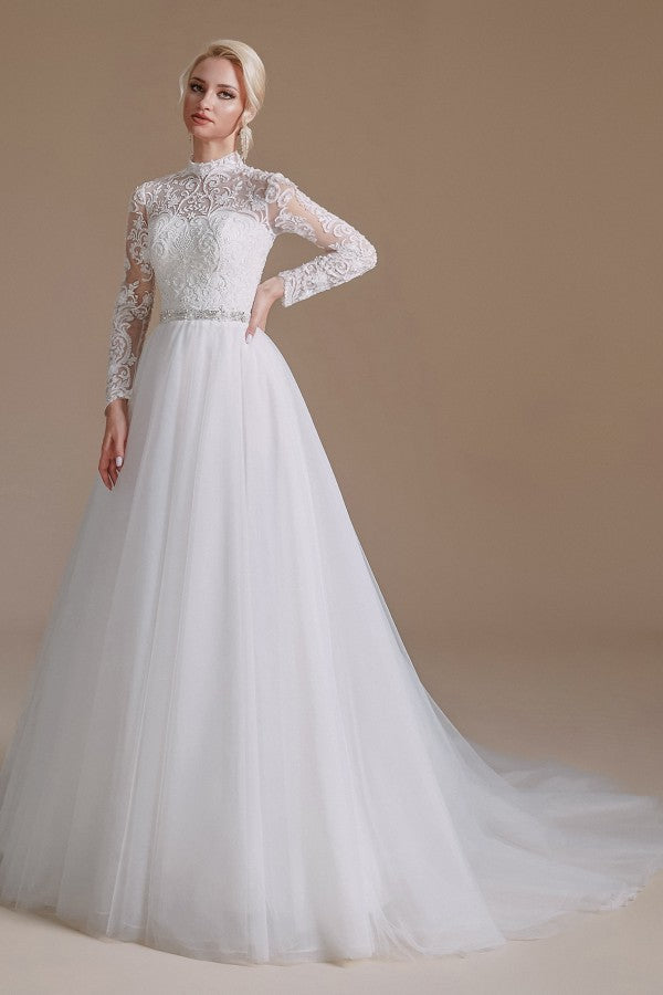 Schlichtes Brautkleid in A-Linie mit Stehkragen und langen Ärmeln aus Tüll