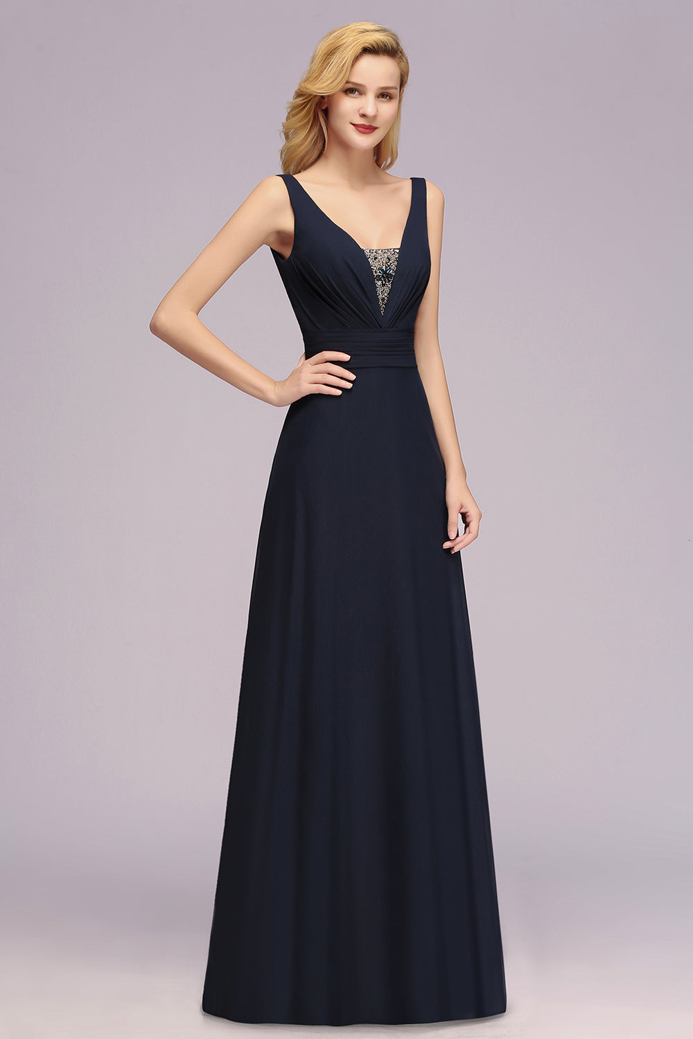 Finden Sie Designer Brautjungfernkleider Lang Günstig online bei babyonlinedress.de. Navy Blaues Brautjungfernkleid aus Chiffon maß geschneidert kaufen.