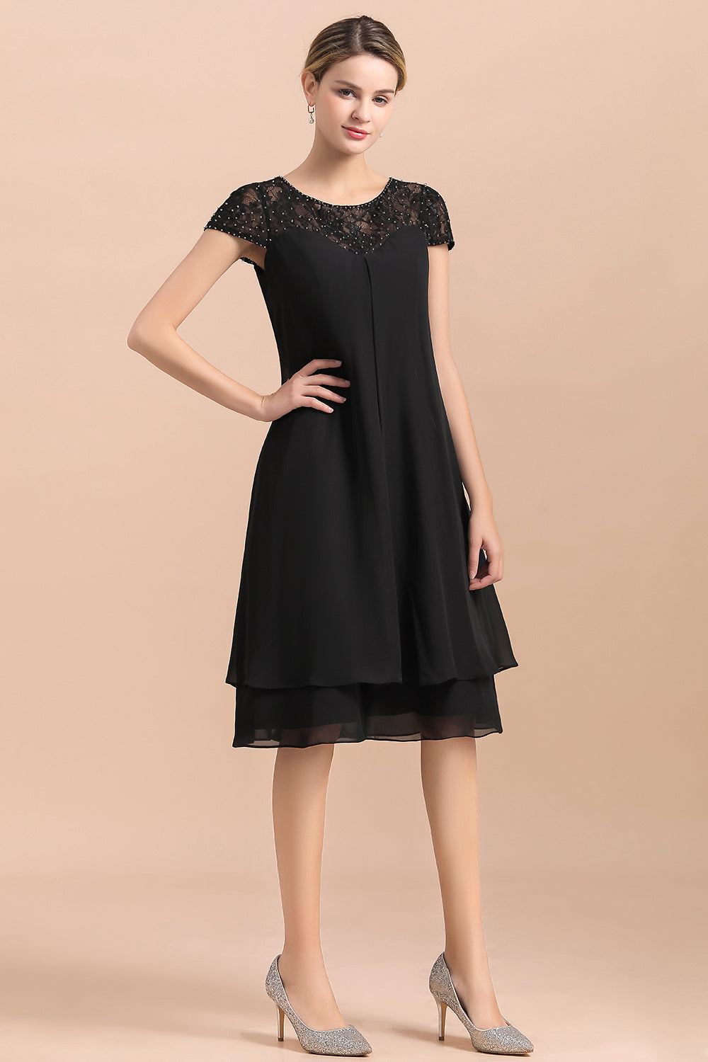 Finden Sie Schwarze Brautmutterkleider Kurz online bei babyonlinedress.de. Chiffon Kleider Für Brautmutter maß geschneidert bekommen.