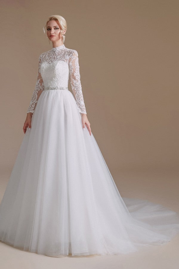 Schlichtes Brautkleid in A-Linie mit Stehkragen und langen Ärmeln aus Tüll