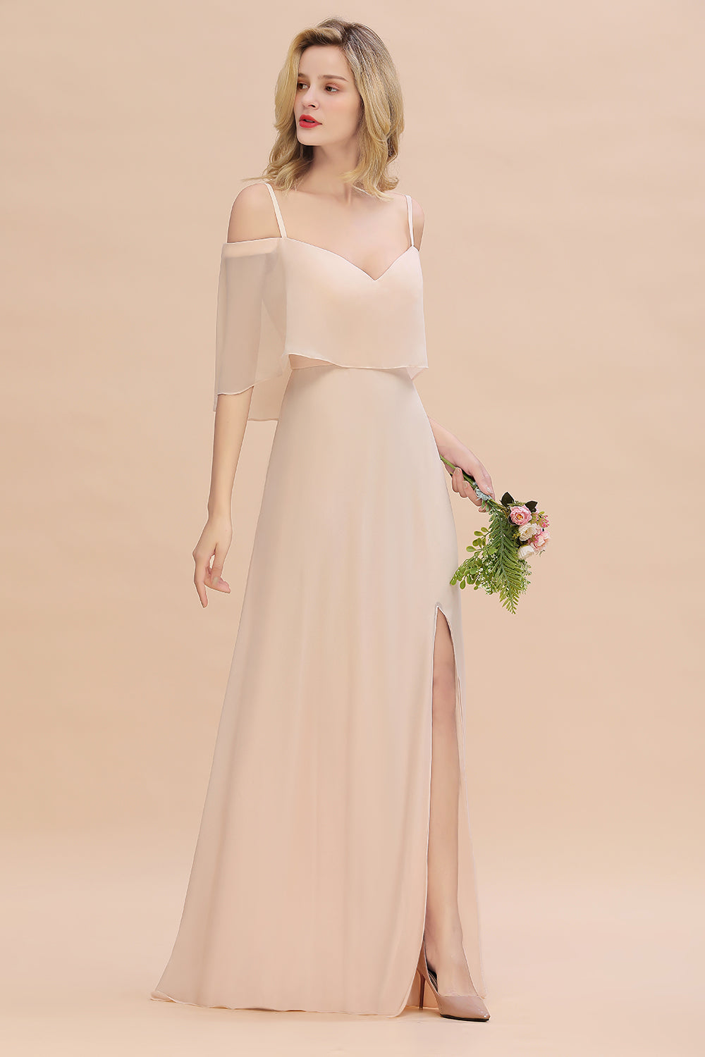 Bestellen Sie Champagne Brautjungfernkleider Lang Günstig online bei babyonlinedress.de. Kleider Für Brautjungfern maß geschneidert bekommen.