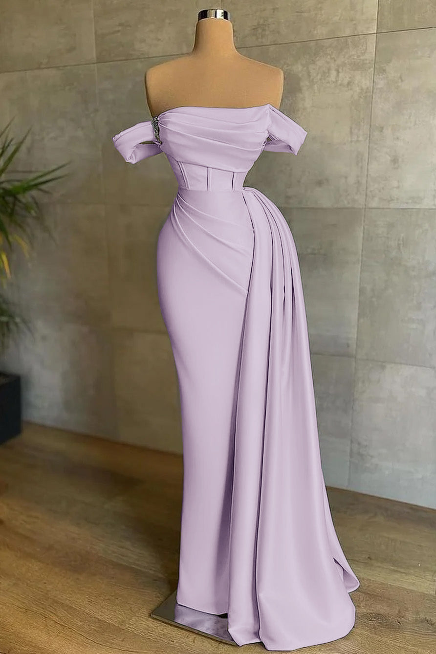 Ovlias Wunderschönes weißes, schulterfreies Ballkleid im Meerjungfrau-Stil mit Falten