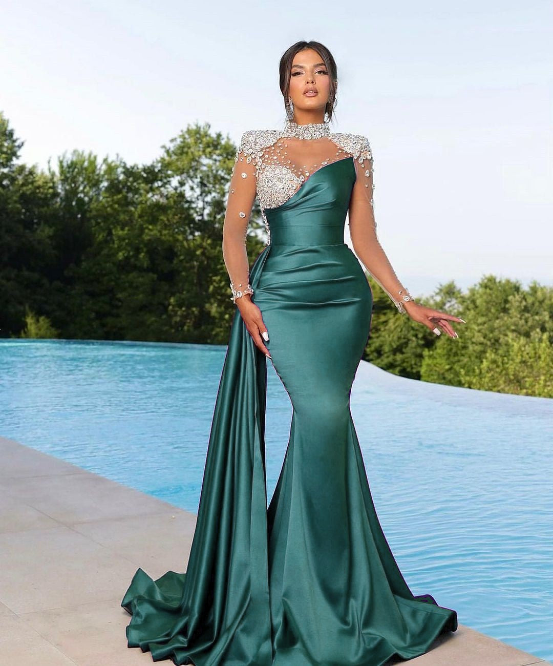 Lila Abendkleid im Meerjungfrau-Stil, lang, aus Satin mit Schleppe, langen Ärmeln