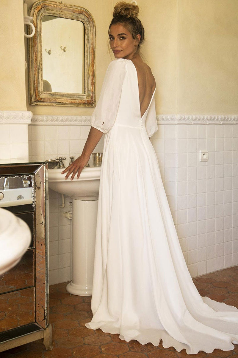 Halbärmeliges Brautkleid mit V-Ausschnitt