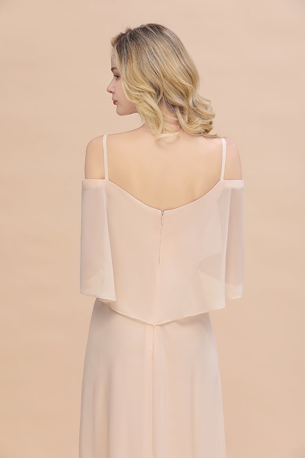 Bestellen Sie Champagne Brautjungfernkleider Lang Günstig online bei babyonlinedress.de. Kleider Für Brautjungfern maß geschneidert bekommen.