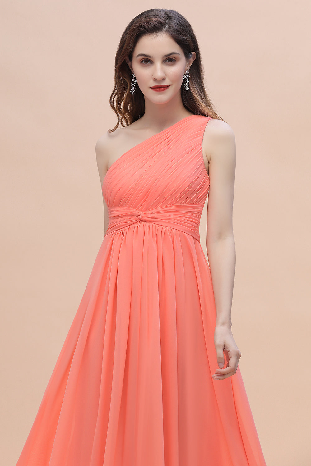 Finden Sie Brautjungfernkleider Lang Koralle online bei babyonlinedress.de. Hochzeitsgäste Kleider Günstig Online zur Hochzeit gehen.
