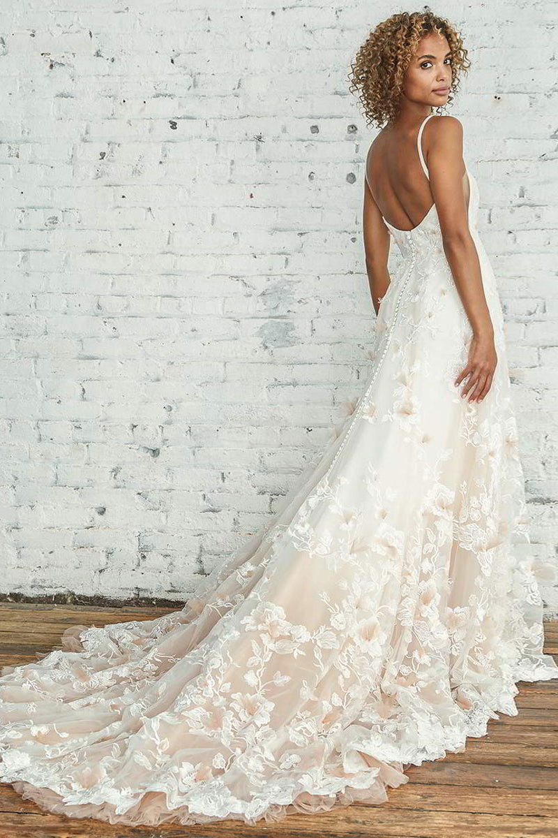Wunderschönes ärmelloses Brautkleid mit Spaghettiträgern und Spitzenapplikationen online