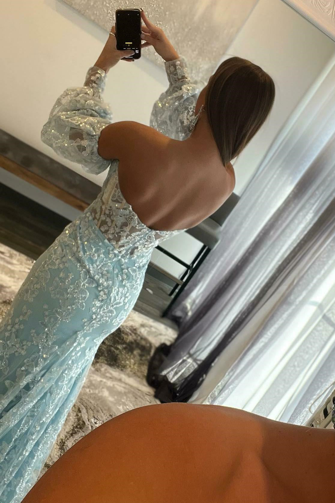 Bezauberndes Abendkleid mit Applikationen, V-Ausschnitt, halben Ärmeln und Schlitz