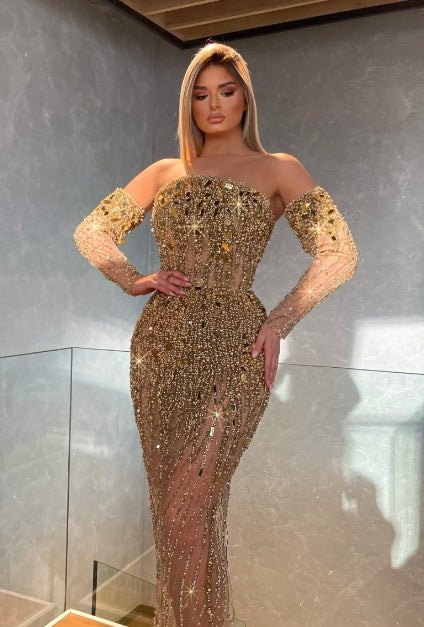 Schweres Gold-Abschlussballkleid mit langen Pailletten, Meerjungfrau mit Perlen, halben Ärmeln
