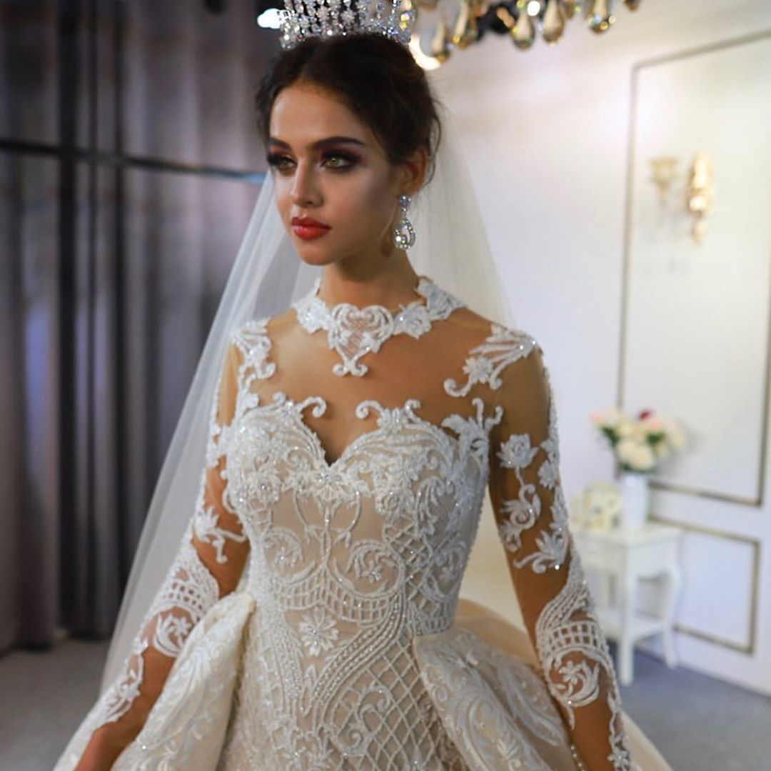 A-Linie, herzförmiges, bodenlanges Brautkleid mit langen Ärmeln und Spitzenapplikationen