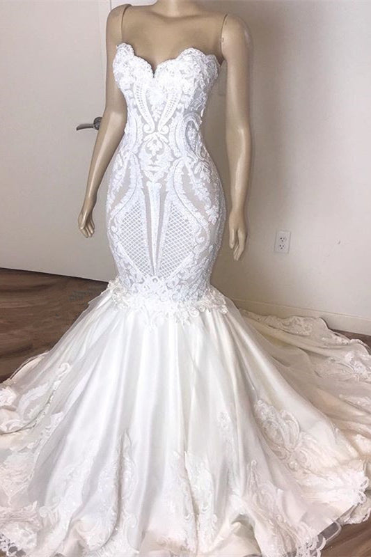 Herzförmiges, langes Brautkleid im Meerjungfrau-Stil mit Spitzenapplikationen