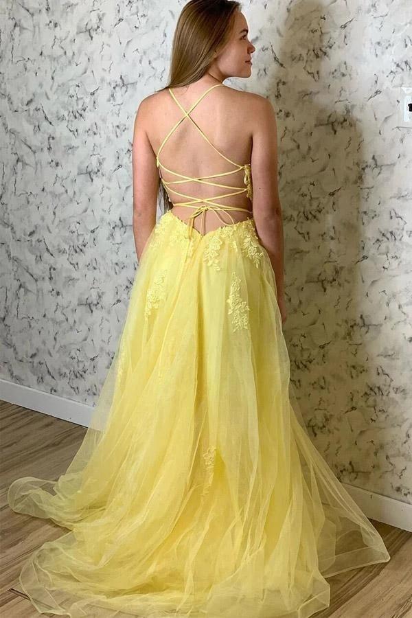Langes Abendkleid mit gelben Spitzenapplikationen