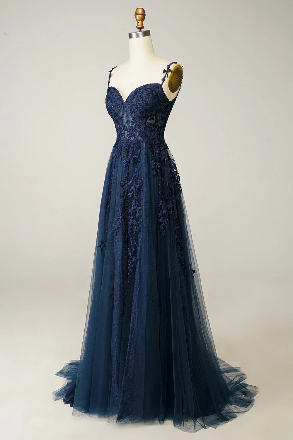 Ärmelloses Abendkleid aus Tüll mit Spaghettiträgern und Applikation im Meerjungfrau-Stil