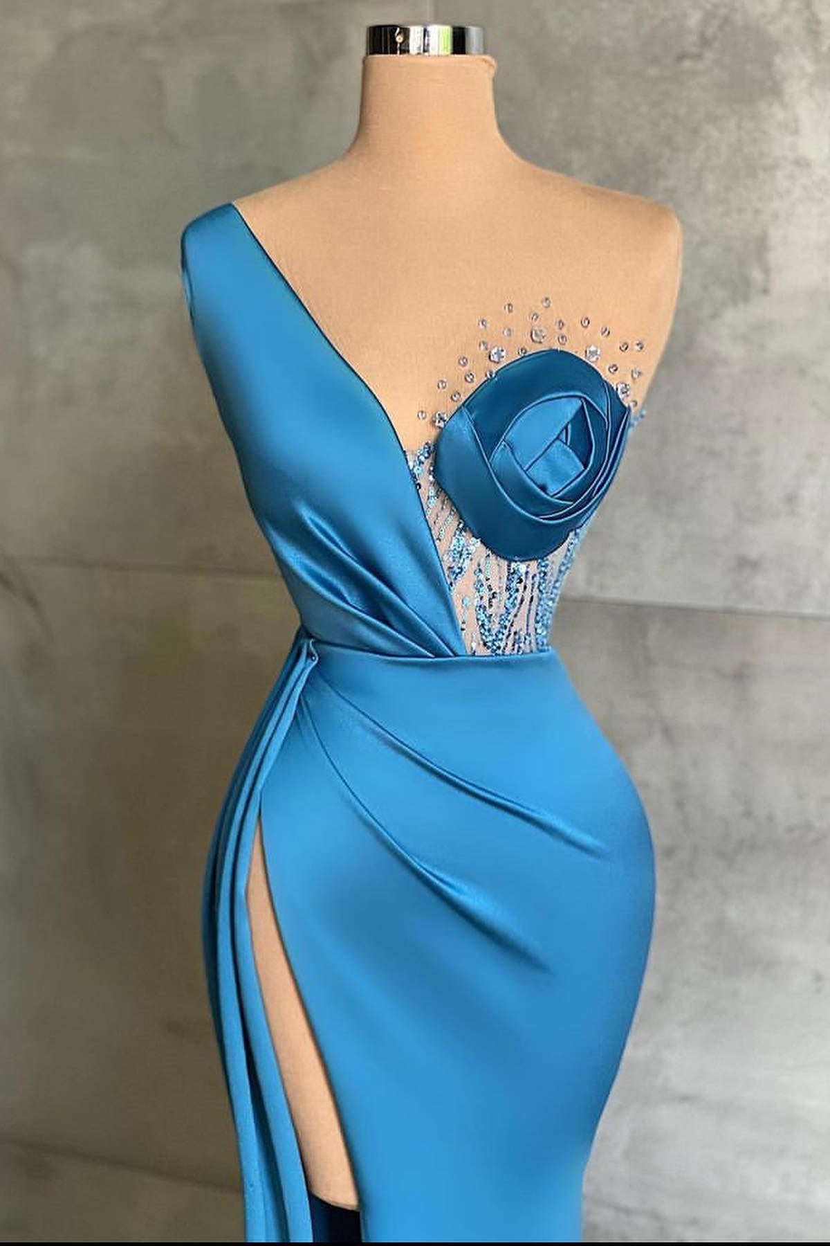 Glamouröses meerblaues One-Shoulder-Meerjungfrau-Abschlussballkleid mit Schlitz