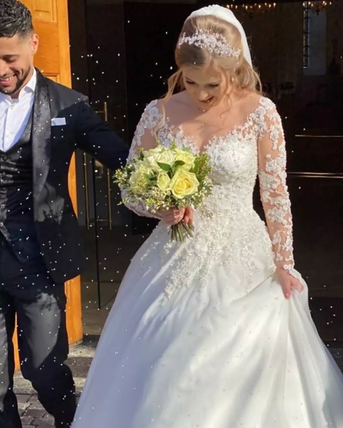 A-Linien-Brautkleid mit Herzausschnitt, Applikationen, langen Ärmeln und Spitze