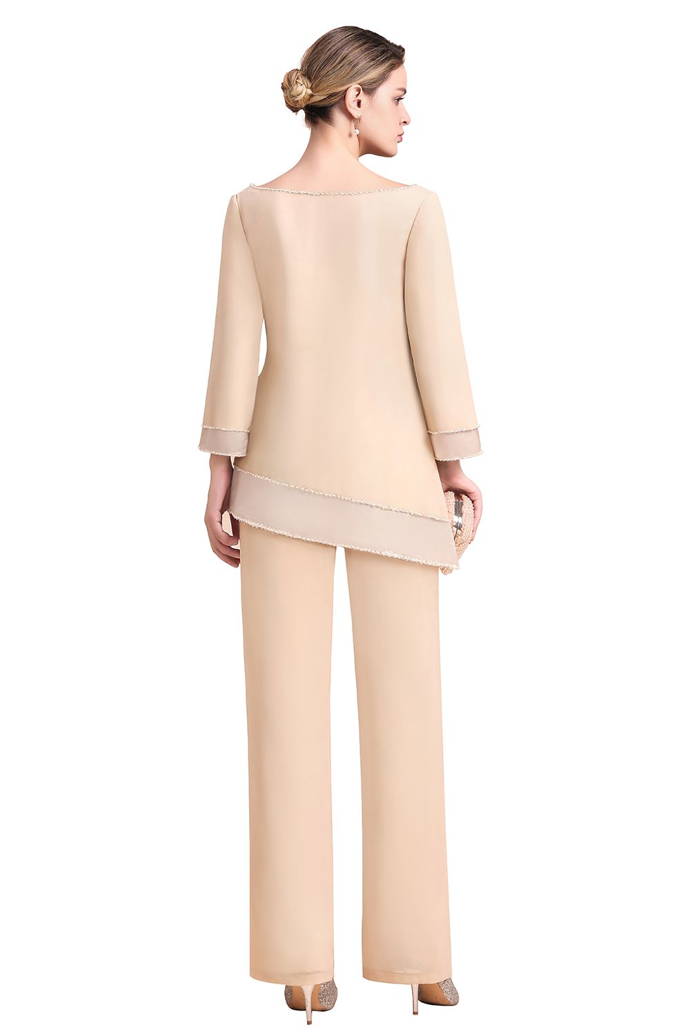 Finden Sie Champagne Brautmutterkleider 2 Teilig online bei bebyonlinedress.de. Jumpsuit Brautmuttermoden für Sie zur hochzeit gehen.