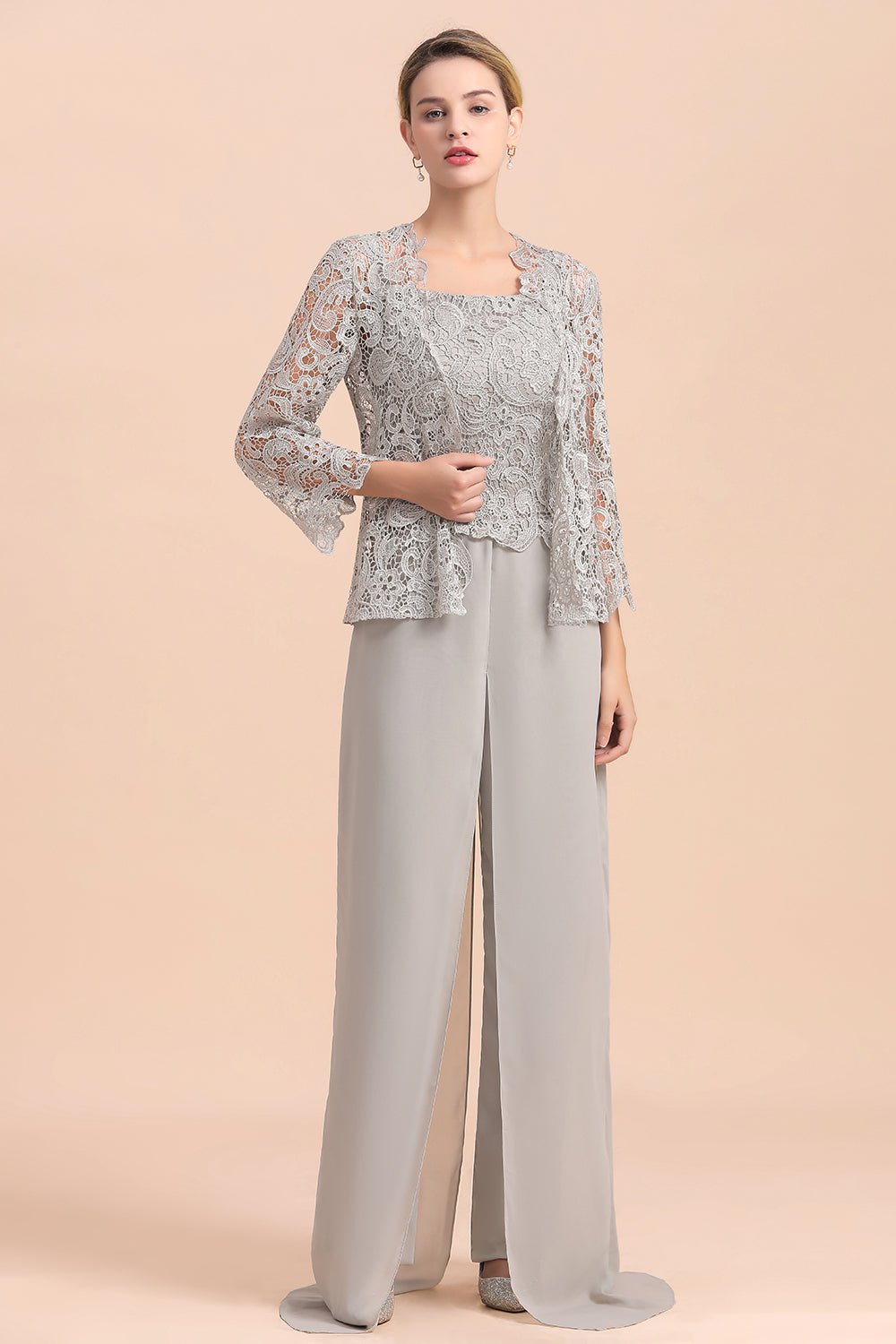 Bestellen Sie Silber Brautmutterkleider Jumpsuit online bei babyonlinedress.de. Chiffon Brautmutterkleid 3 Teillig für Sie zur Hochzeit gehen.