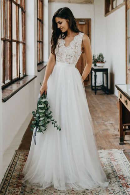Ärmelloses Spitzen-Boho-Hochzeitskleid