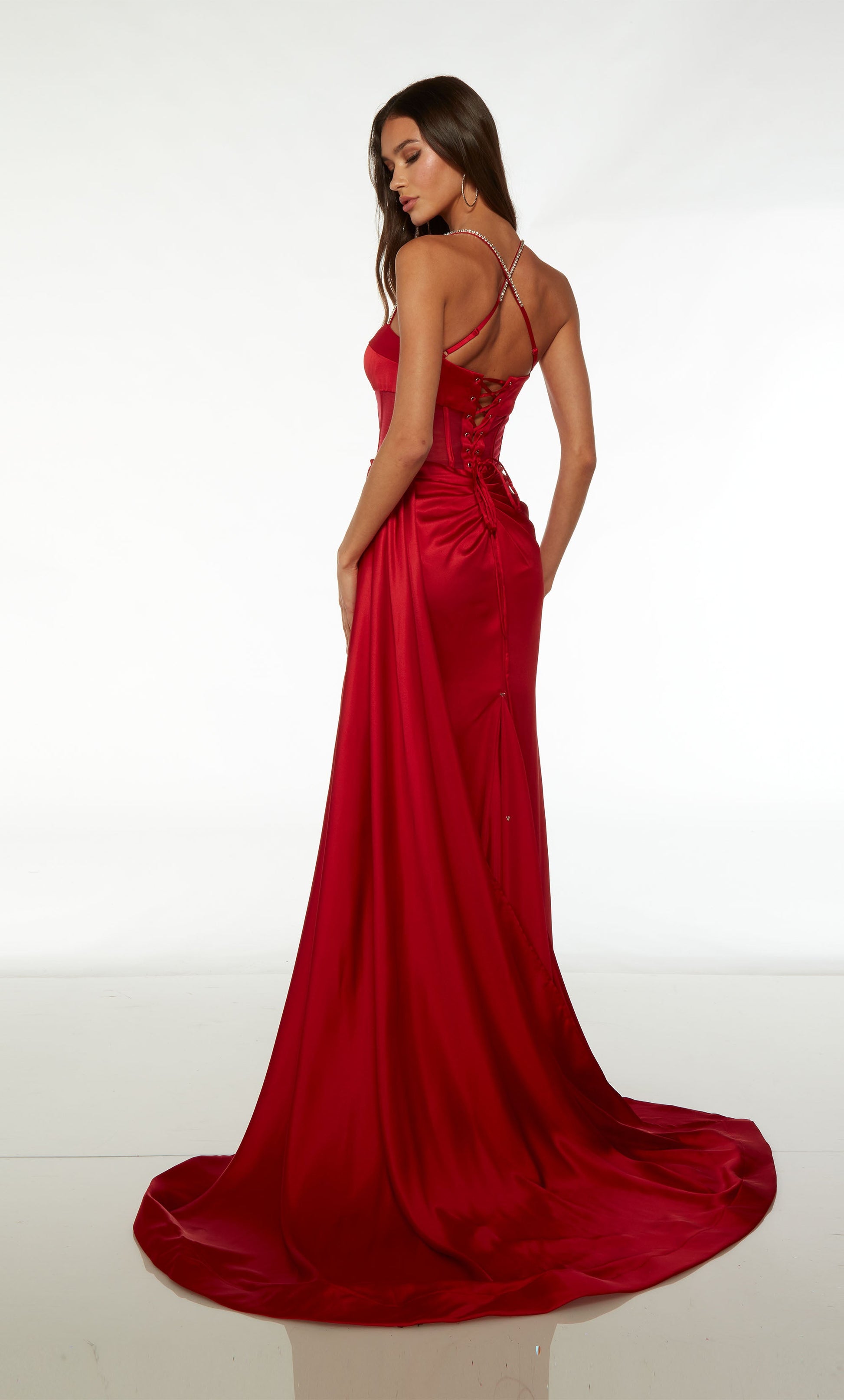 Formelles marineblaues Ballkleid, Neckholder, offener Rücken, lang, gerade, mit hohem Schlitz