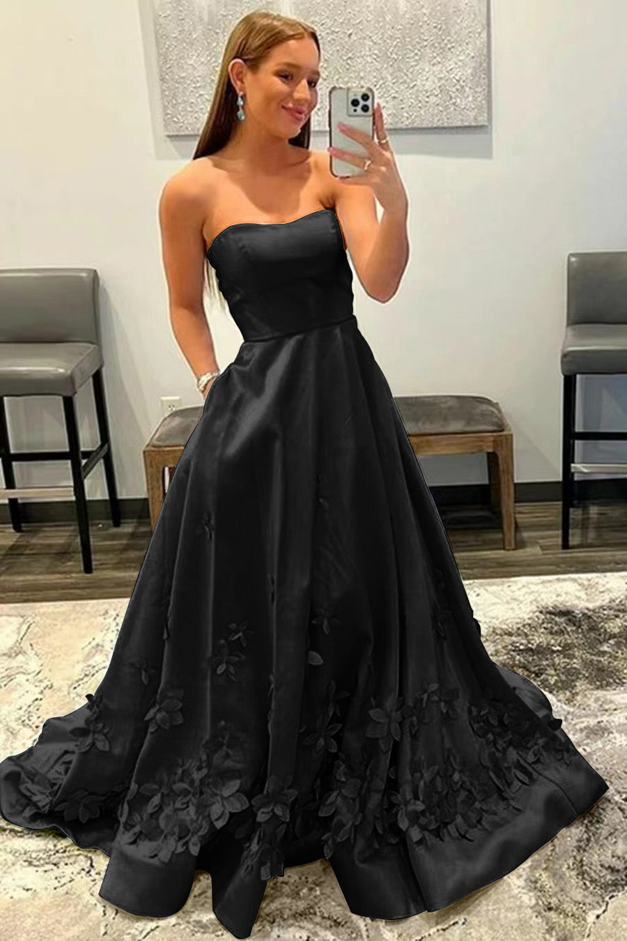 Babyblaues, trägerloses, ärmelloses Abendkleid mit Applikationen online