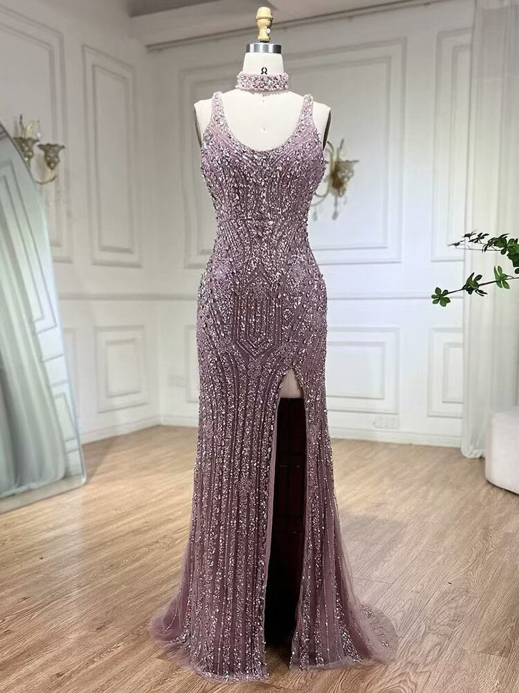 Elegantes, quadratisches, mit Perlen besticktes, formelles Illusions-Abendkleid mit Schlitz