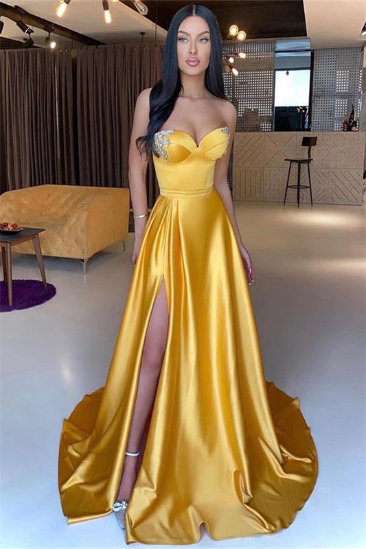 Gelbes Schatz-Meerjungfrau-Abschlussballkleid mit Perlenstickerei und Schlitz