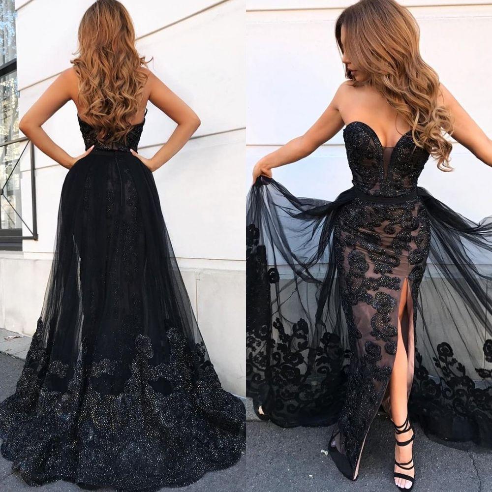 Herzförmiges, langes Spitzen-Abendkleid mit Schlitz und Rüschen