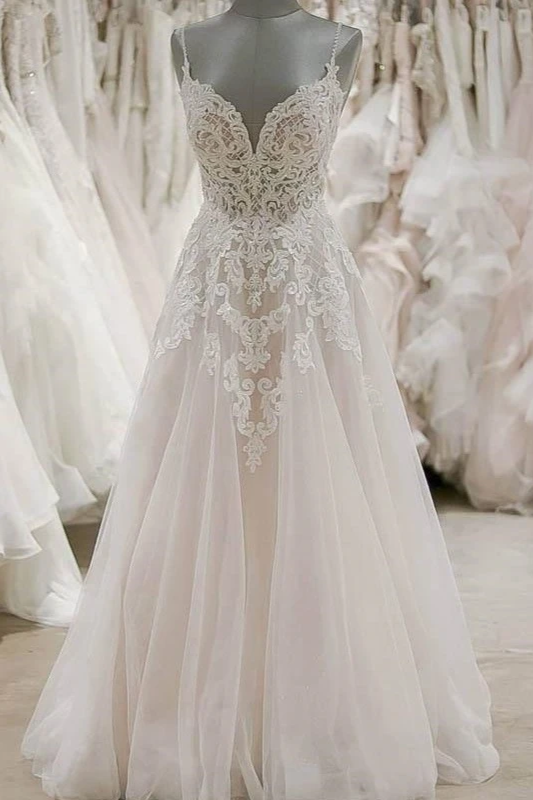 Ärmelloses Tüll-Brautkleid mit Spaghettiträgern und Applikationen