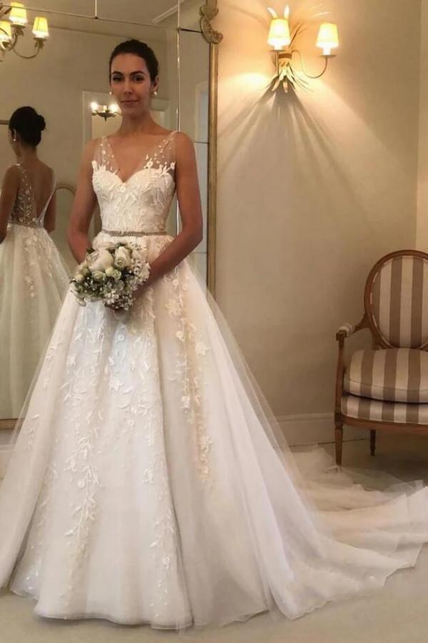 Langes Brautkleid in A-Linie mit offenem Rücken, Herzausschnitt und Tüll