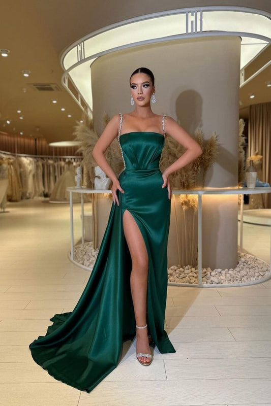 Pfauenärmelloses Abendkleid mit Spaghettiträgern und Schlitz