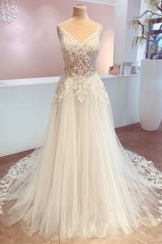 A-Linien-Brautkleid aus Spitze mit V-Ausschnitt