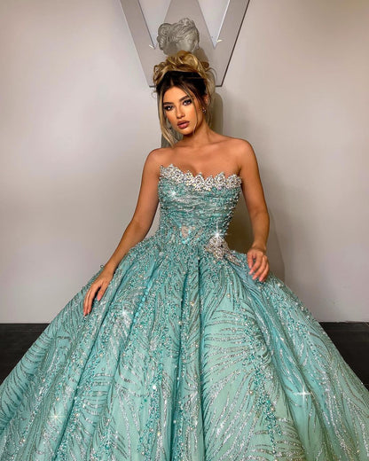 Bezauberndes grünes trägerloses Abendkleid im Meerjungfrau-Stil mit Ballkleid | Ovlias