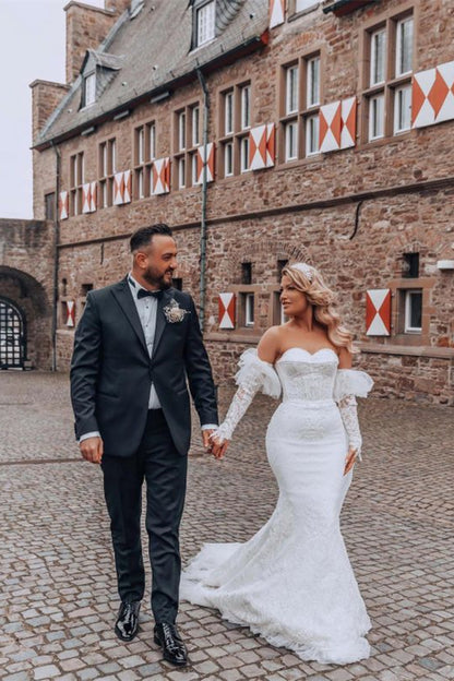 Langes, herzförmiges Brautkleid mit Blasenärmeln und Spitze im Meerjungfrau-Stil
