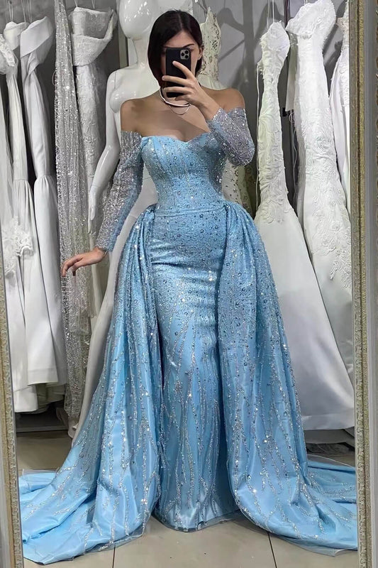 Blaues, schulterfreies, herzförmiges Abendkleid mit Perlen, langen Ärmeln und langen Rüschen